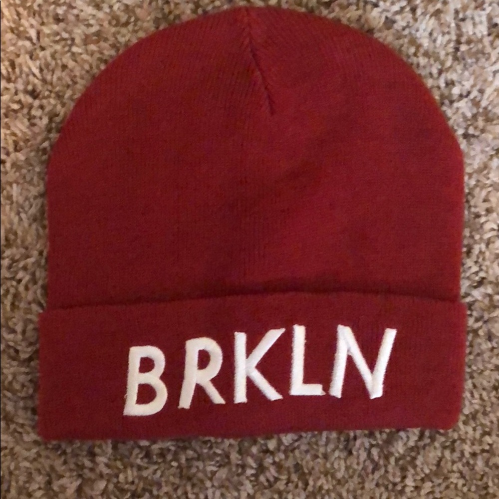 2 Skullcap ❄️♥️ - Picture 2 of 3